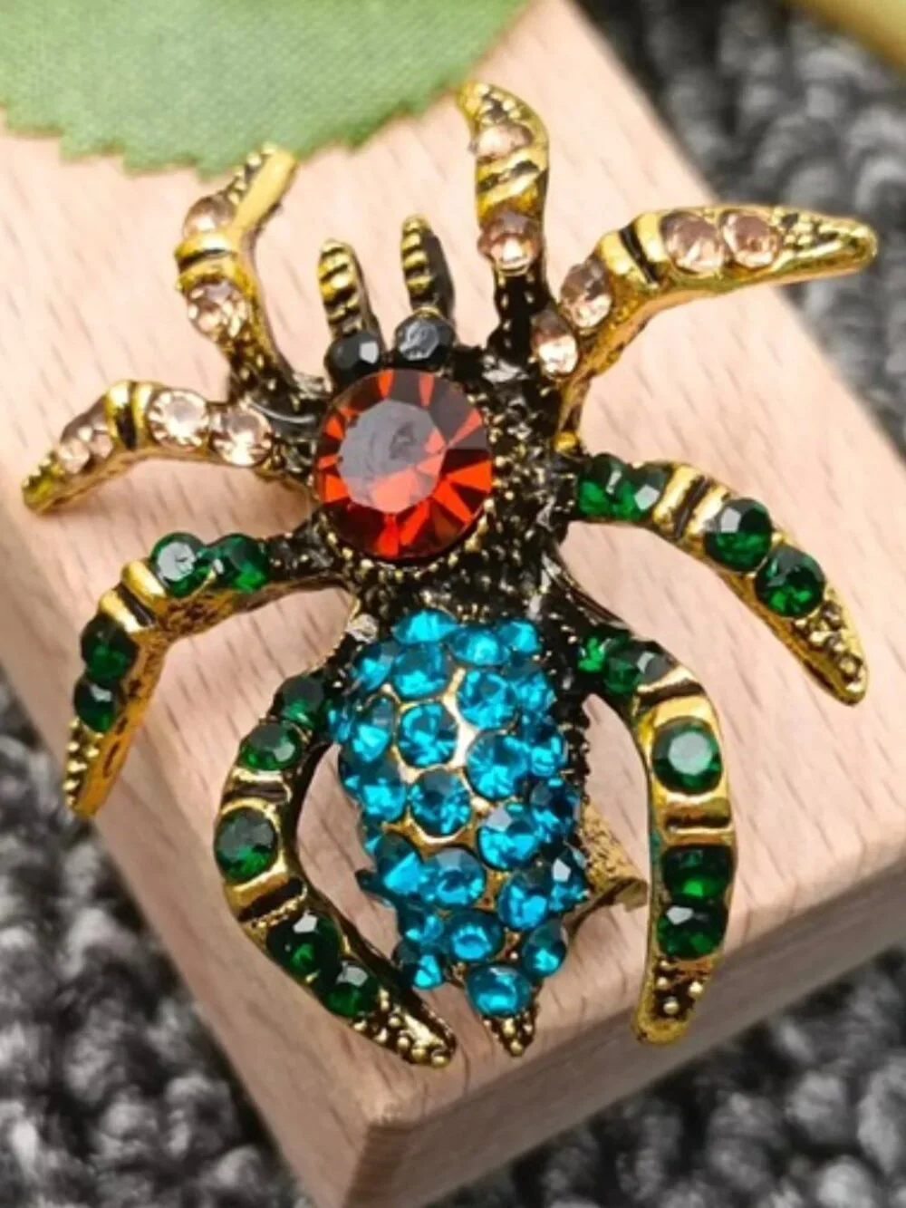 DESIGNER Goth Spider Gold Green/Red/Turquoise Crystal Brooch Pin**NEW!